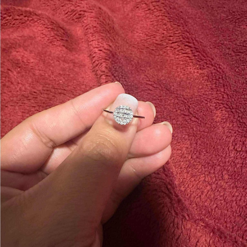 BRAND NEW LEGIT CIRCLE DIAMOND  RING SIZE 8.5 WHITE GOLD
